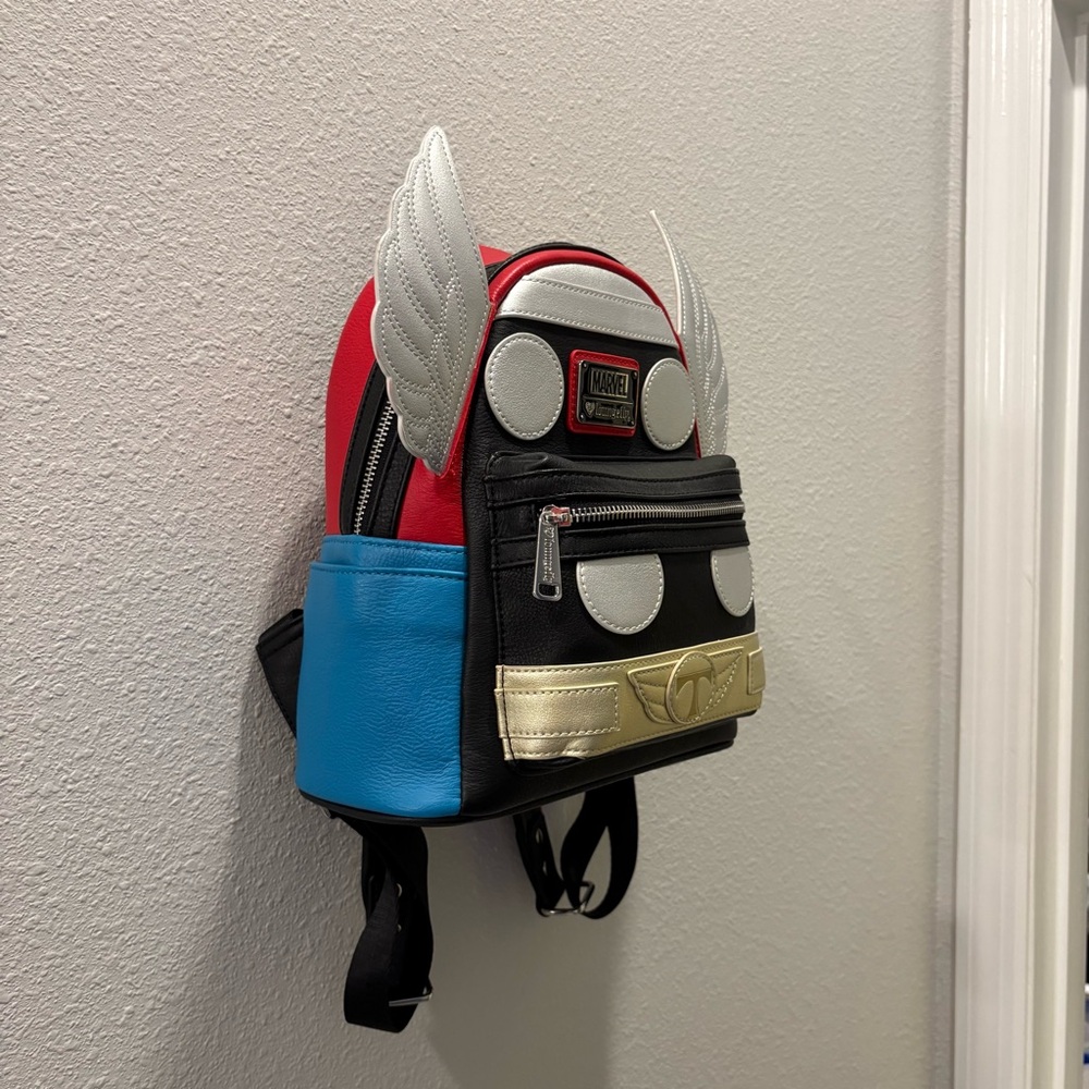 Marvel x Loungefly Thor Ragnarok mini backpack - Picture 2 of 4